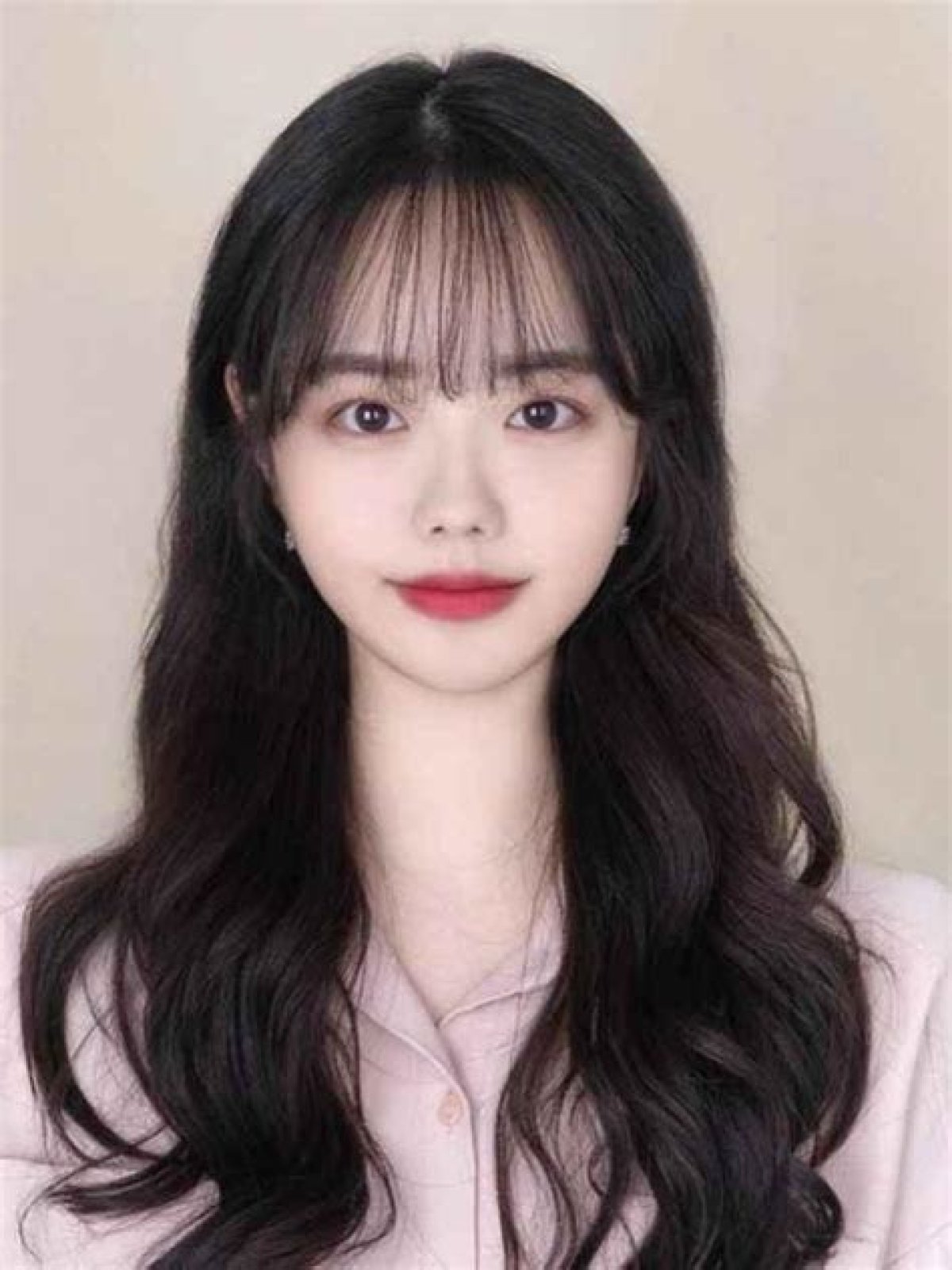 11 Most Trending Korean Haircuts for Girls, Featuring Lisa’s Bob and Jennie’s Bangs