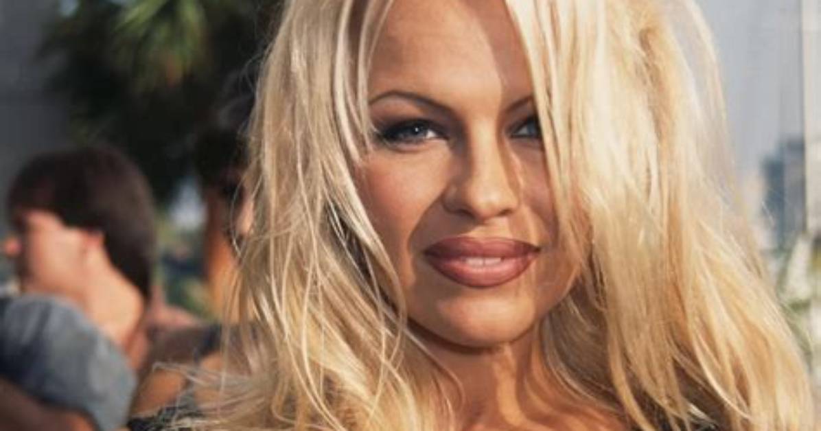 13 Iconic Pamela Anderson Hairstyles to Recreate the Best 90S Look
