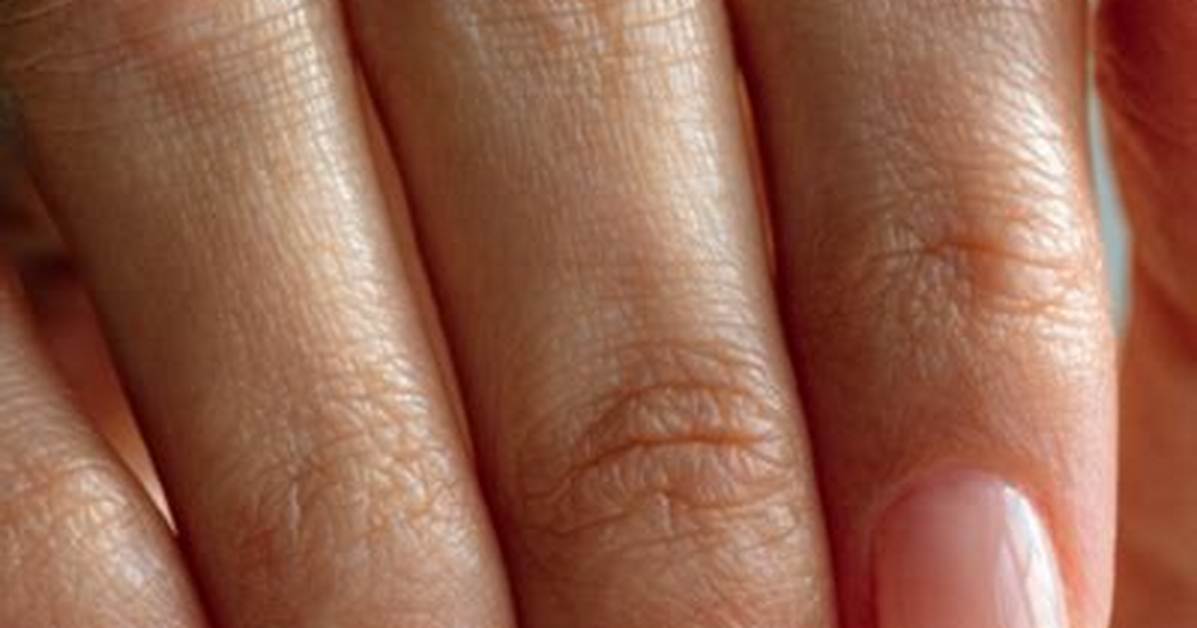15 Best Builder Gels for Nails to Lengthen and Enhance Them!