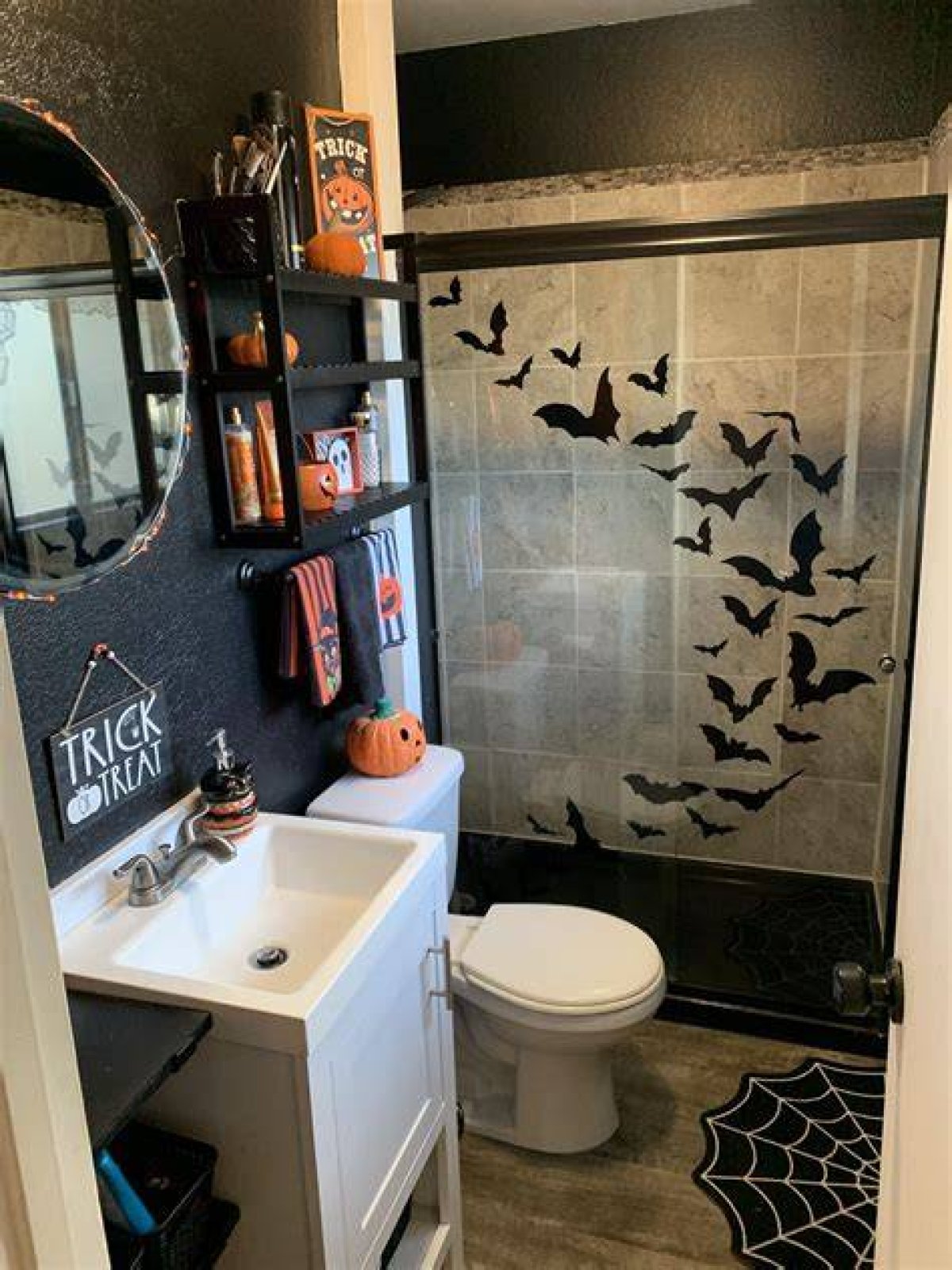 18 Best Halloween Bathroom Décor Sets and Ideas for 2019