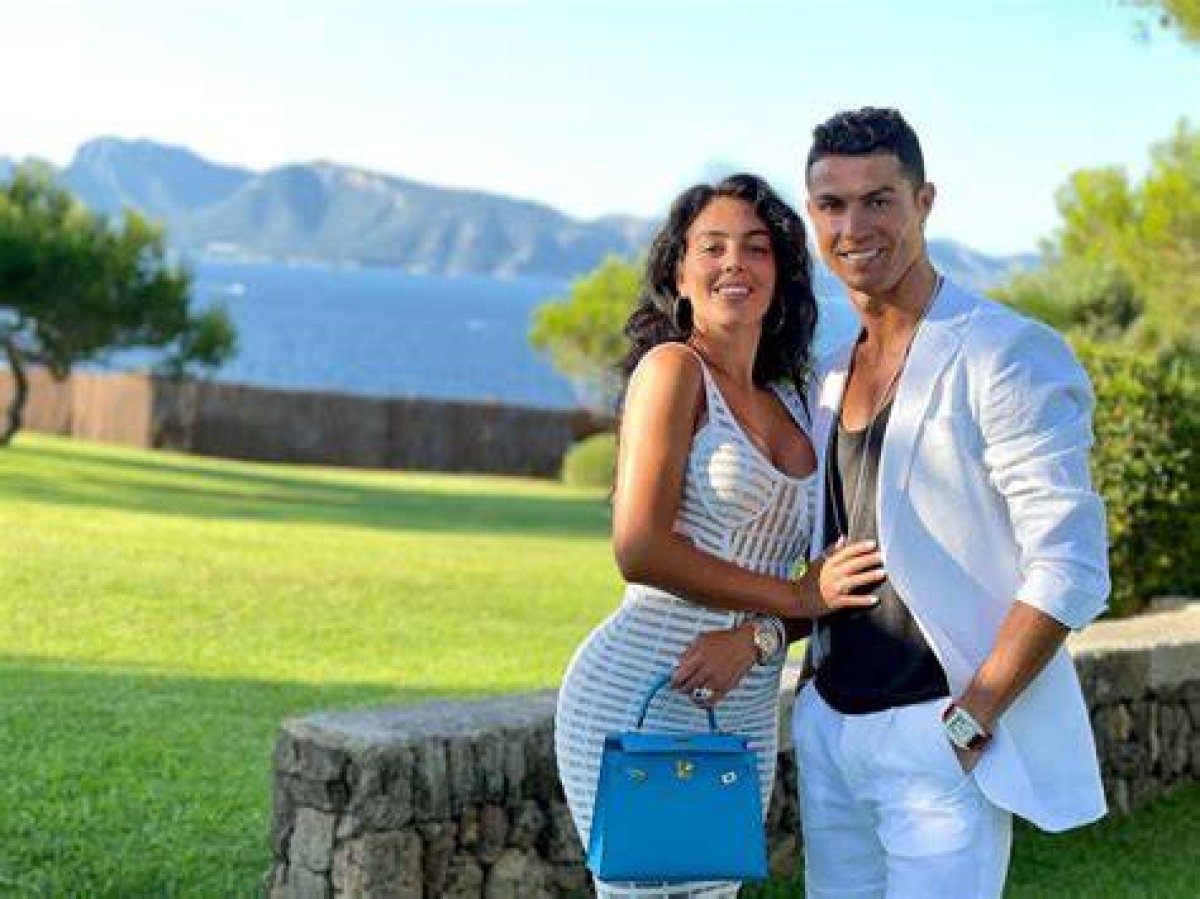 5 of Georgina Rodríguez’s Most Enviable Hermès Bags: Cristiano Ronaldo’s Model Girlfriend Rocks Rare Himalaya, Crocodile and Ostrich Birkins and Dainty Kelly Bags with Casual and Chic Looks Alike