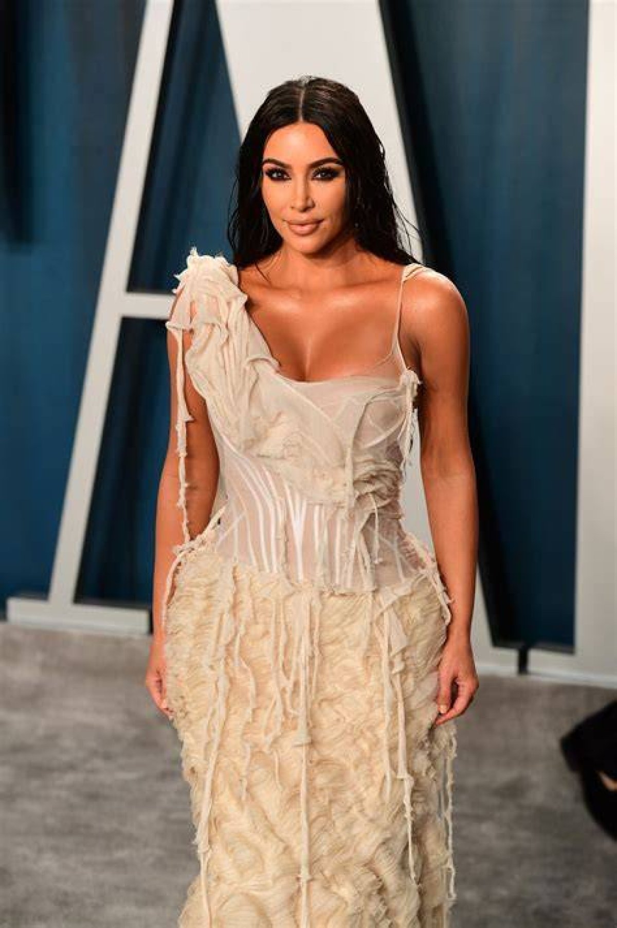 6 Prized Fashion Items in Kim Kardashian’s Memorabilia Collection, from Princess Diana’s Pendant and Elizabeth Taylor’s Bracelets, to Elvis Presley’s Gold Rings and Michael Jackson’s Jacket and Hat