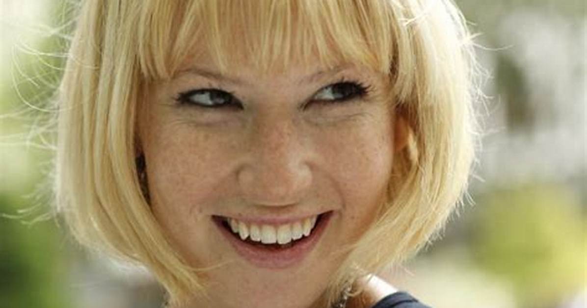 Actress Graynor