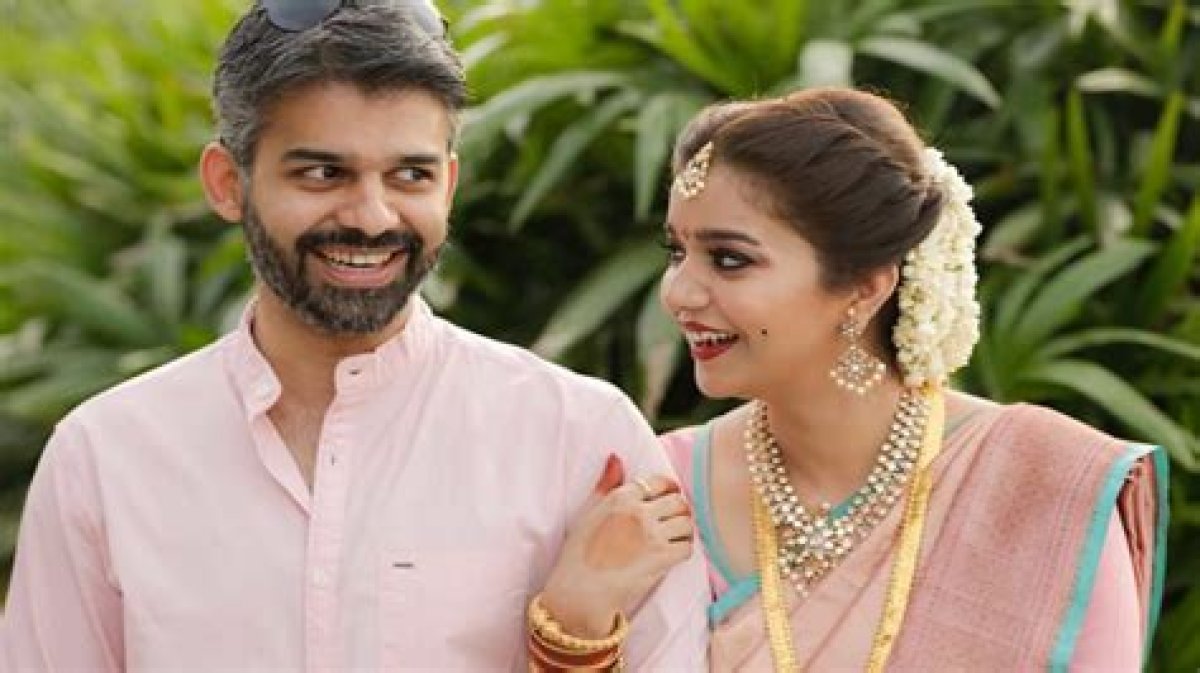 Actress Swathi Reddy to Separate from Husband Vikas Vasu? Deletes Wedding Photos