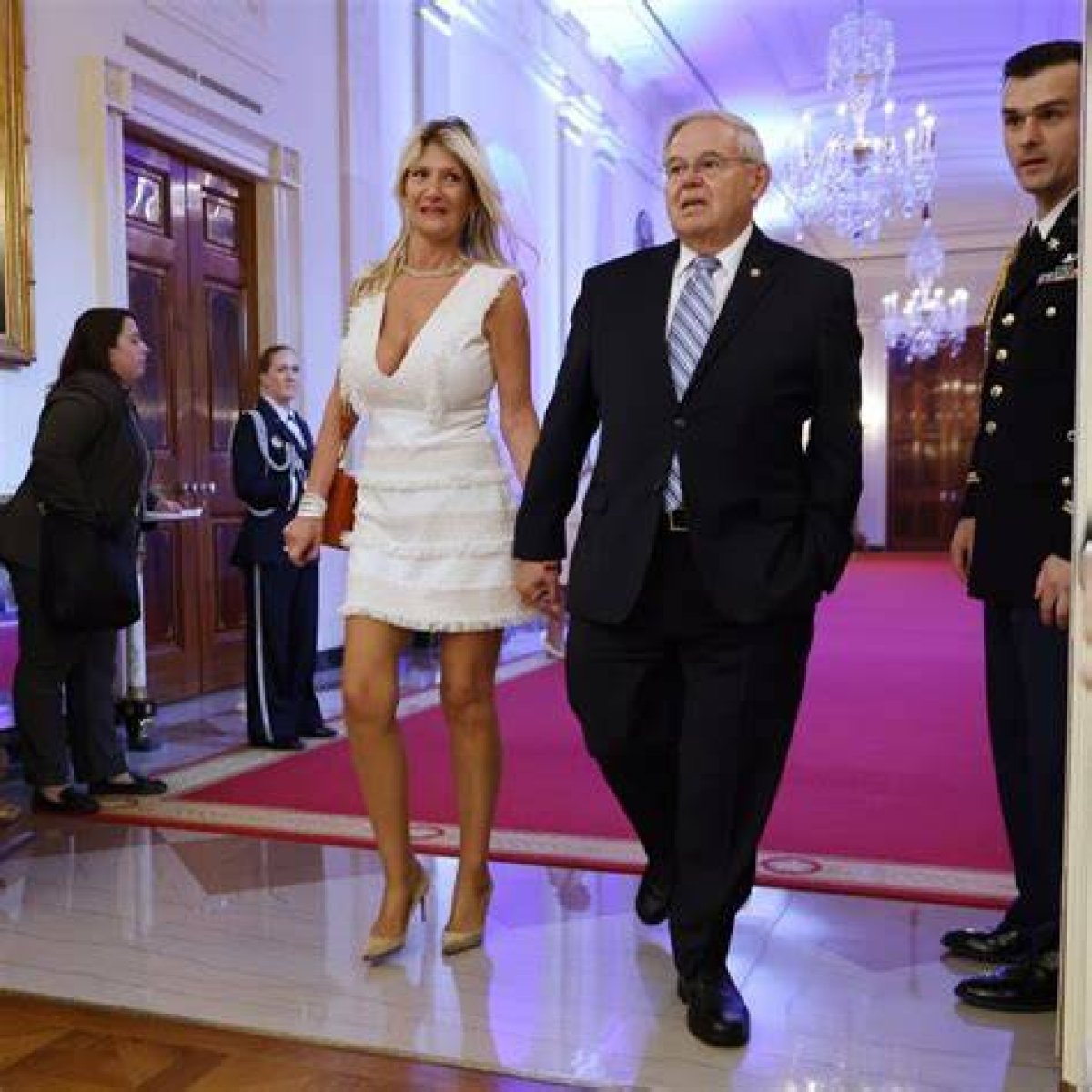 American Hustle Irl? Meet Nadine Menendez, Wife of Us Senator Bob Menendez: How Did the Couple Become the Centre of a Bribery Case Involving Egypt, Us$500,000 Found in Jacket Pockets, and Gold Bars?