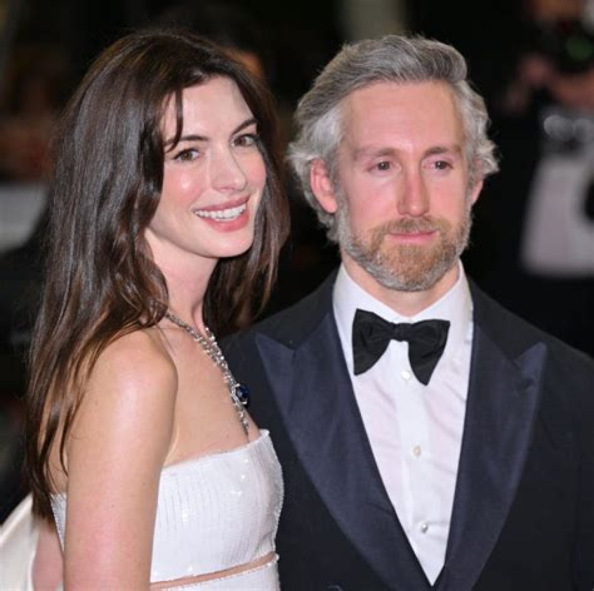 Anne Hathaway Height, Net Worth, Husband, Age & More