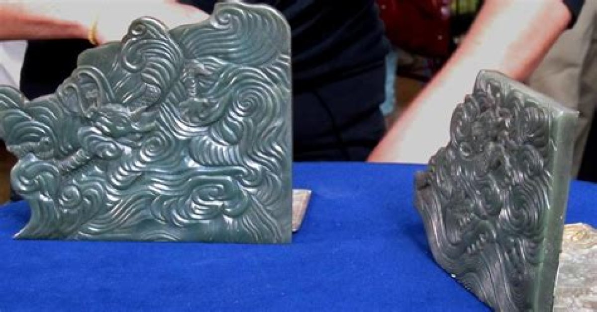 Antiques Roadshow | Appraisal: Chinese Carved Jade Bookends | Season 16 | Episode 5