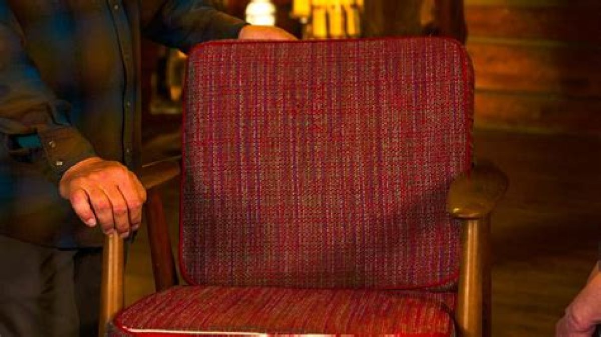 Antiques Roadshow | Appraisal: Hans Wegner Ge240 'Cigar' Chair, Ca. 1955 | Season 28 | Episode 1