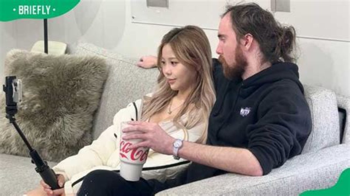 Asmongold and Ex Girlfriend Pink Sparkles’ Relationship