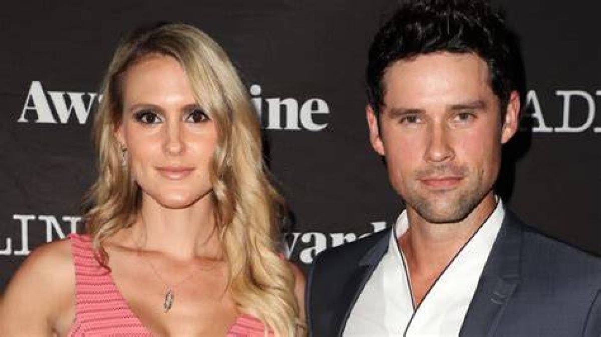 Benjamin Hollingsworth Been Married to His Wife for a Decade
