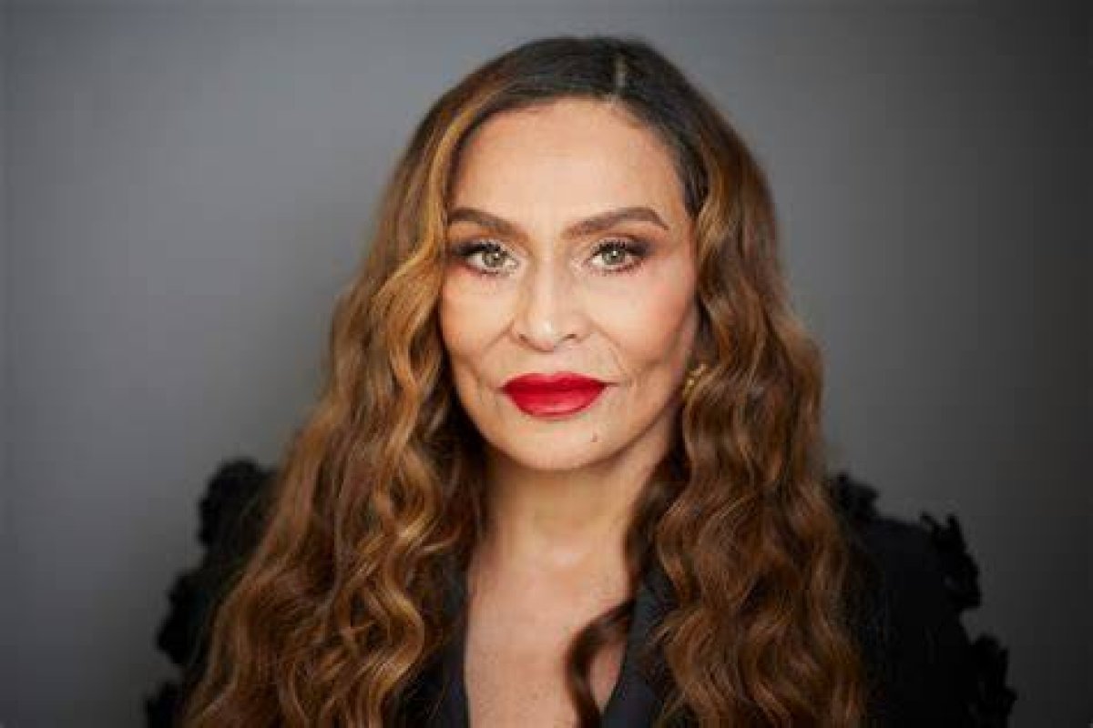 Can Tina Knowles Sing?