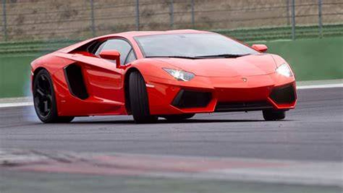 Can You Drive an Aventador Everyday?