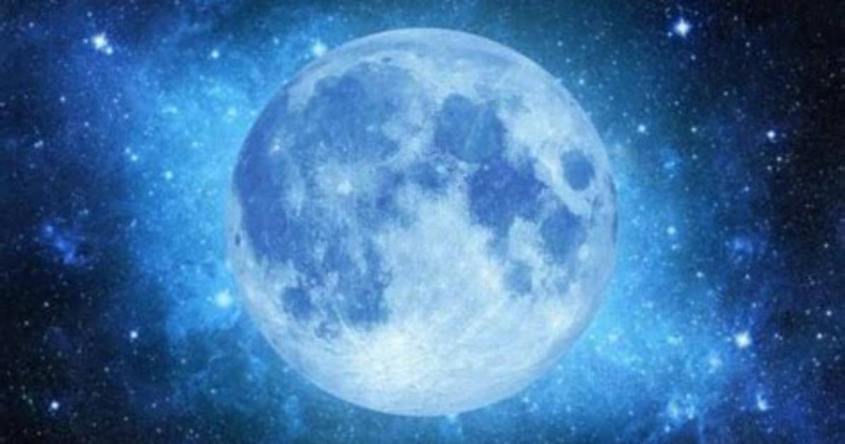 Captivating Images of the Super Blue Moon
