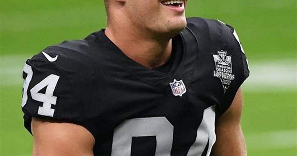 Carl Nassib Net Worth: Age, Height, Wiki, Bio, Gay, Boyfriend, Instagram