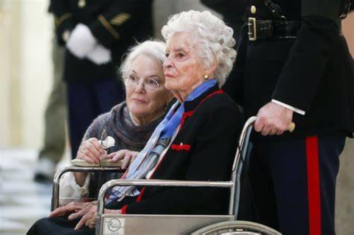 Carolyn Ann Glenn (Daughter of John Glenn) Biography, Lifestyle, Age, Parents, Siblings, Height & Husband