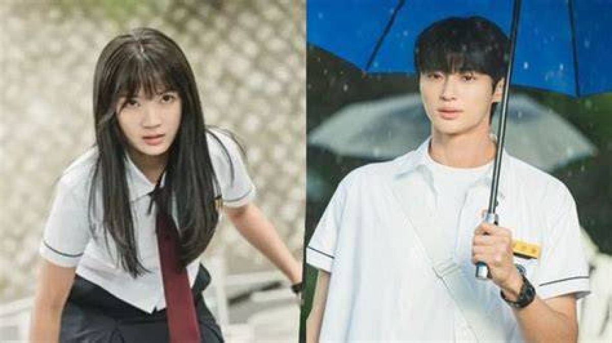 Carry Sun Jae and Run New Stills out: Byun Woo Seok's Devoted Fan, Kim Hye Yoon Travels Time to Save Him
