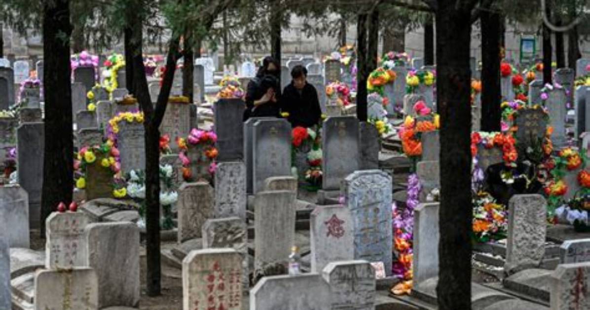 Chinese Cities Spark Outcry with Ban on Joss Paper Sales and ‘Feudal Superstitions’ for Ching Ming Festival