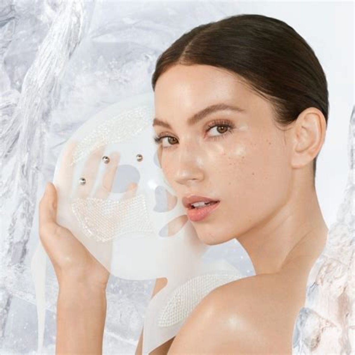 Cold Therapy Fans Jennifer Aniston, Demi Moore, Daniel Craig, Alicia Keys and Jessica Alba All Tout the Health and Skincare Benefits of Cryotherapy – Though Experts Remain Frosty