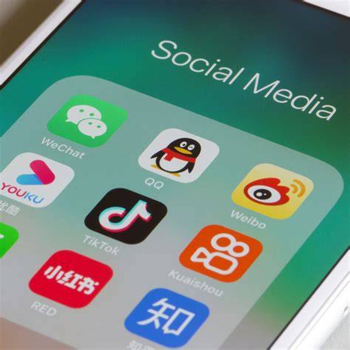 Crackdown on Anonymous Chinese Social Media Accounts Heightens Concerns over Privacy and Free Speech
