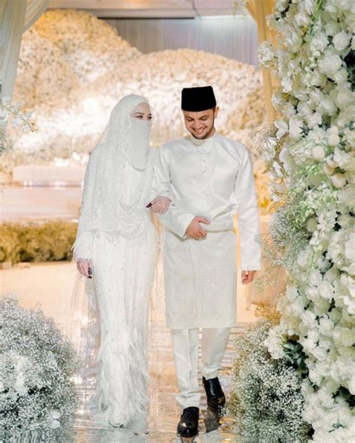Crazy Rich Malaysian Weddings: Neelofa Married Haris Ismail in a Dress Sparkling with 5,000 Swarovski Crystals at the Grand Hyatt Kuala Lumpur, Plus 4 More Extravagant Celebrations