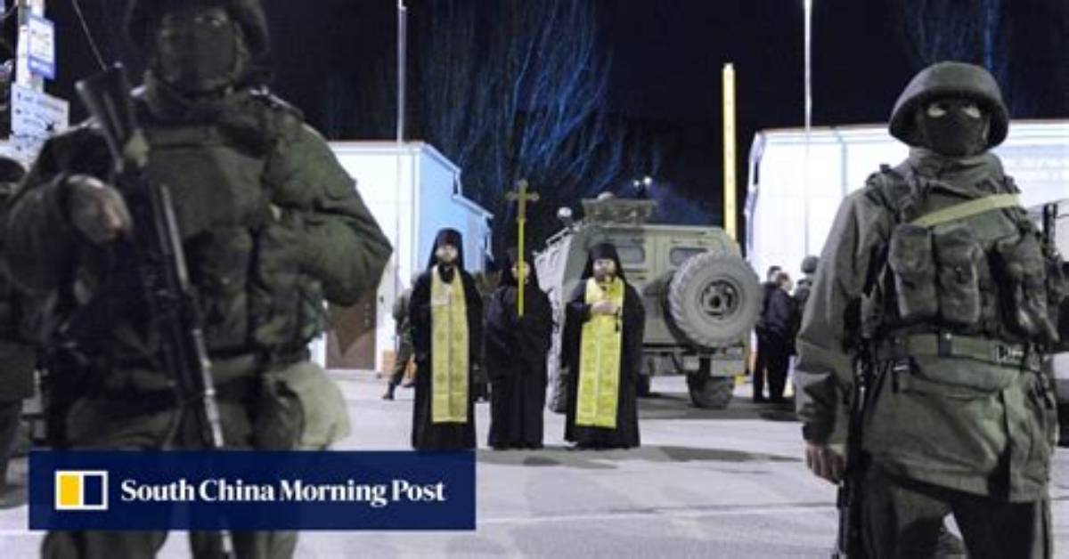 Crimean People Celebrate 'Liberation' as Russian Soldiers Arrive in Balaclava