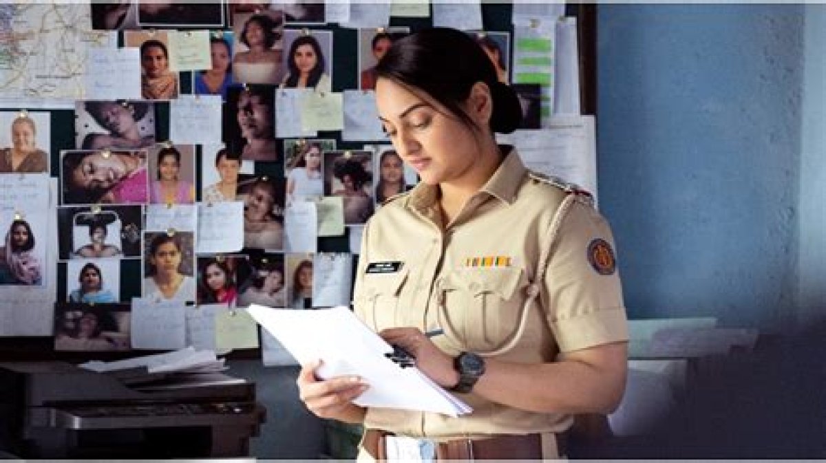 Dahaad Ep 1-2 Review: Sonakshi Sinha, Vijay Varma’s Crime Thriller Is Gripping, Gritty, and Grim