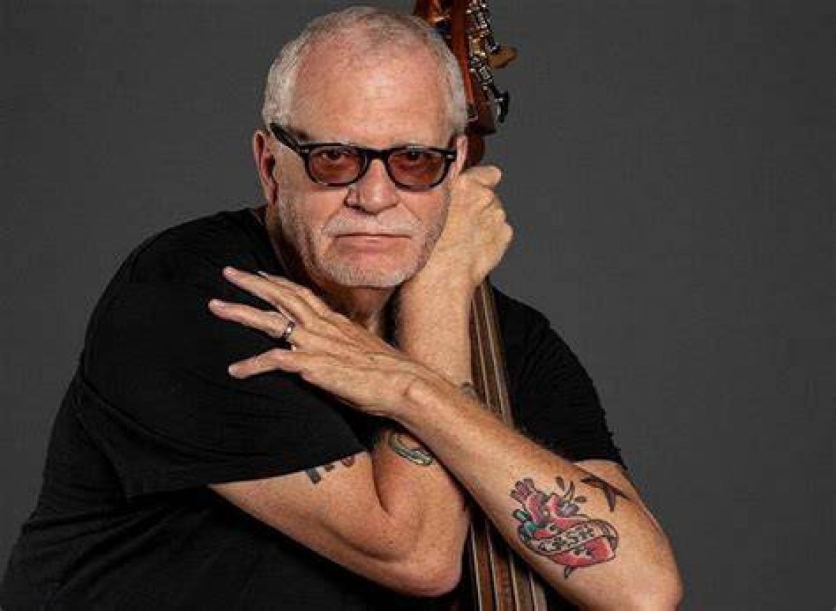 Dave Roe Obituary: Nashville Bass Legend and Famous Musician Dies at 64