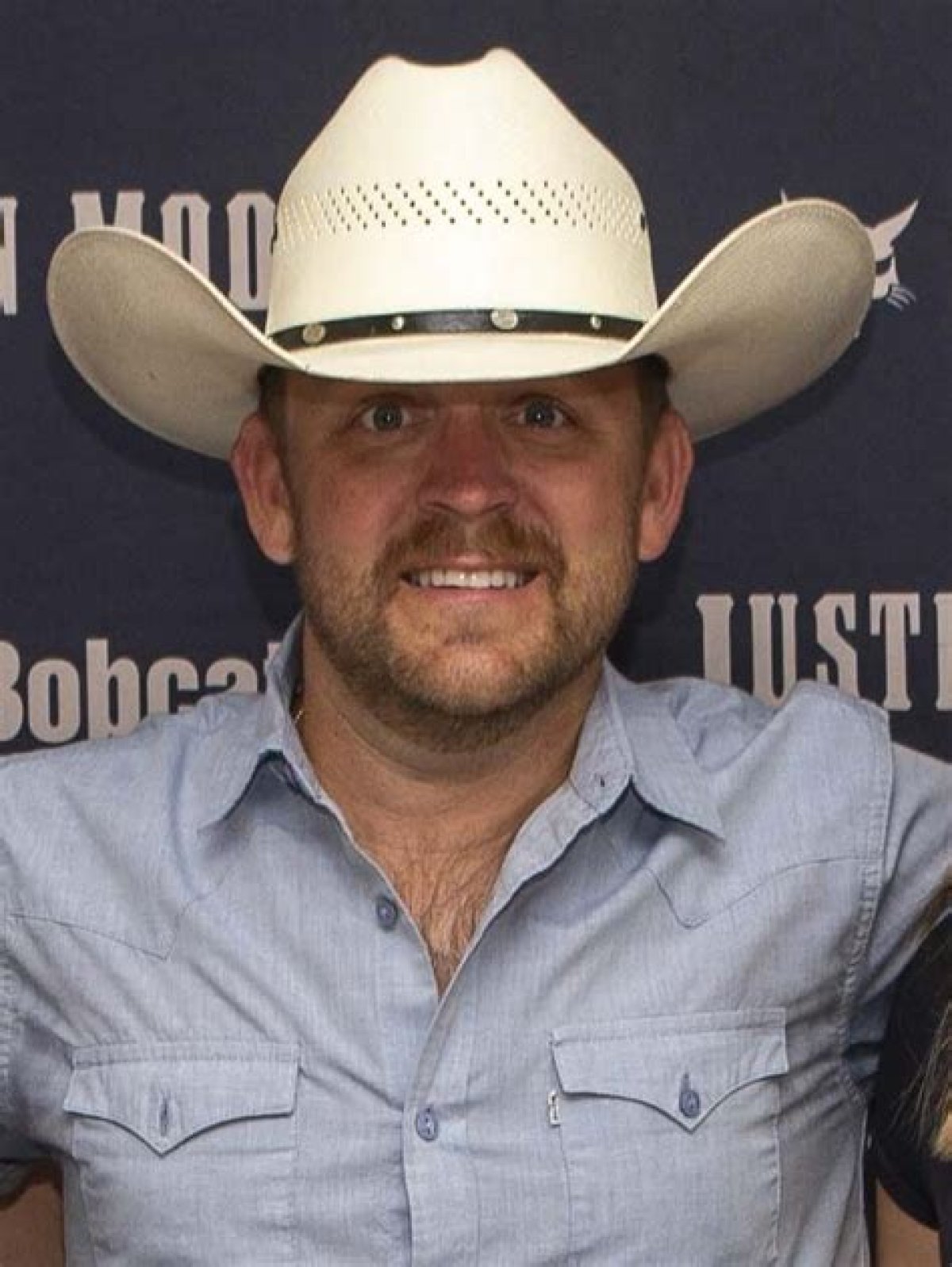 Discovering Justin Moore's Hometown: a Journey Through His Roots