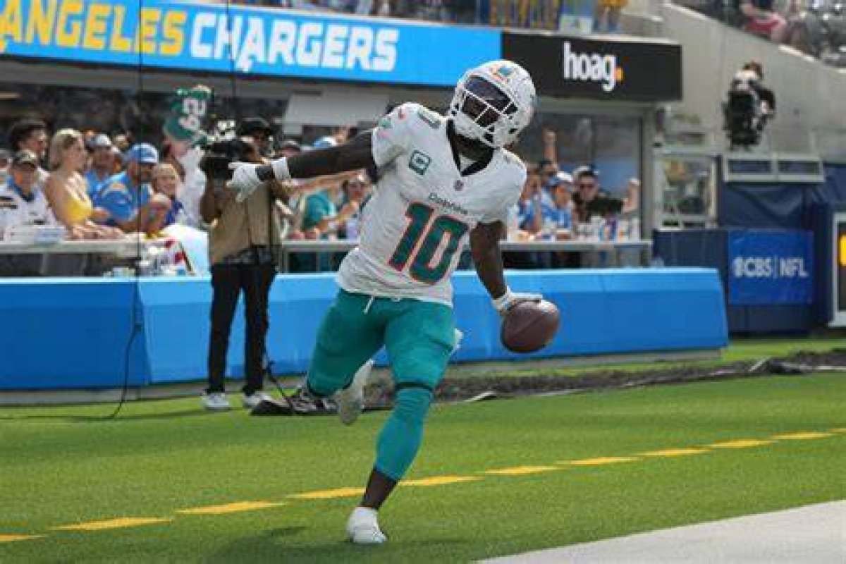 Dolphins Vs. Patriots Same Game Parlay Picks & Props for Sunday Night Football