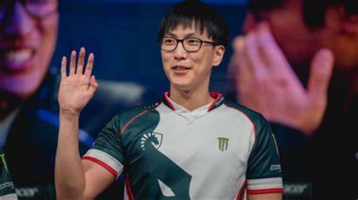 Doublelift, an American Professional League of Legends Player Plays for Team Liquid. Know His Net Worth and Relationship.