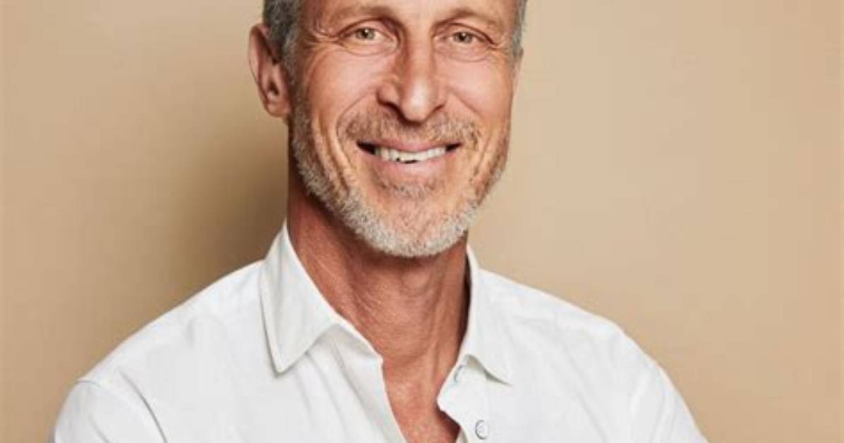 Dr. Mark Hyman Net Worth: a Comprehensive Insight into His Wealth and Influence