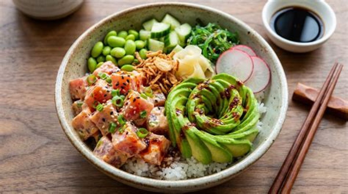 Easy 10-Minute Spicy Tuna and Avocado Bowl - Recipe