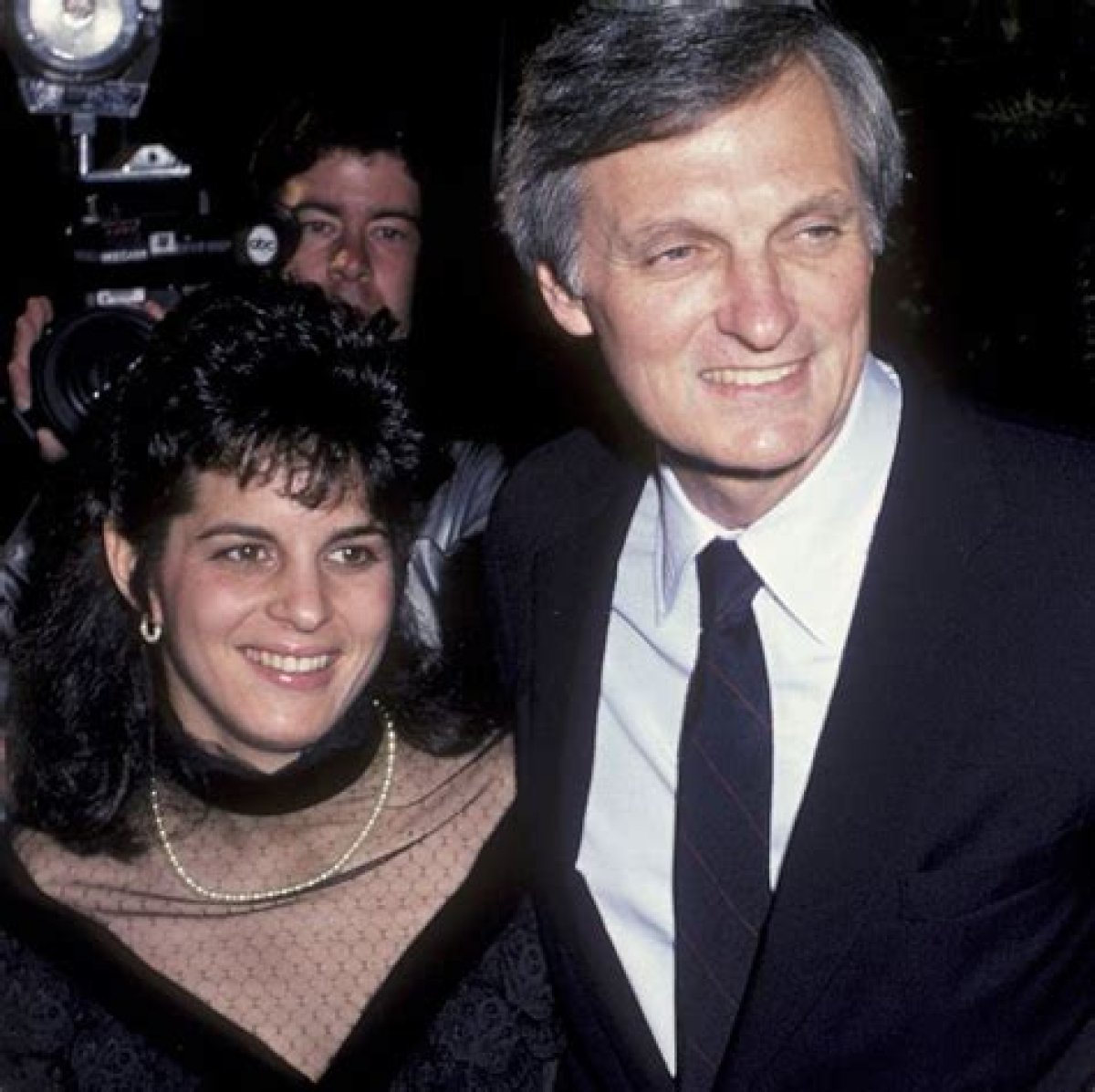Elizabeth Alda: Facts About Alan Alda’s Daughter