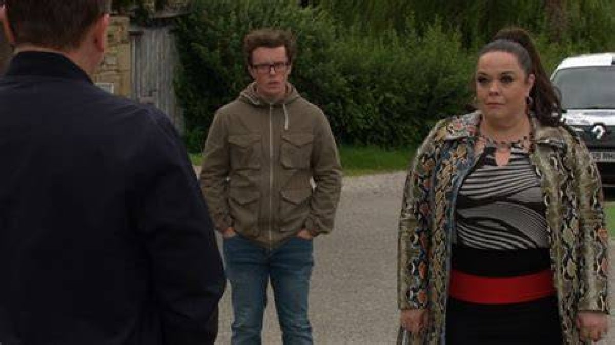 Emmerdale | Mandy Dingle Forces Paul out of Village?