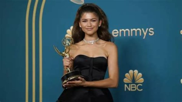 Euphoria Saison 3: Zendaya Touchera 1 Million De Dollars Par Épisode