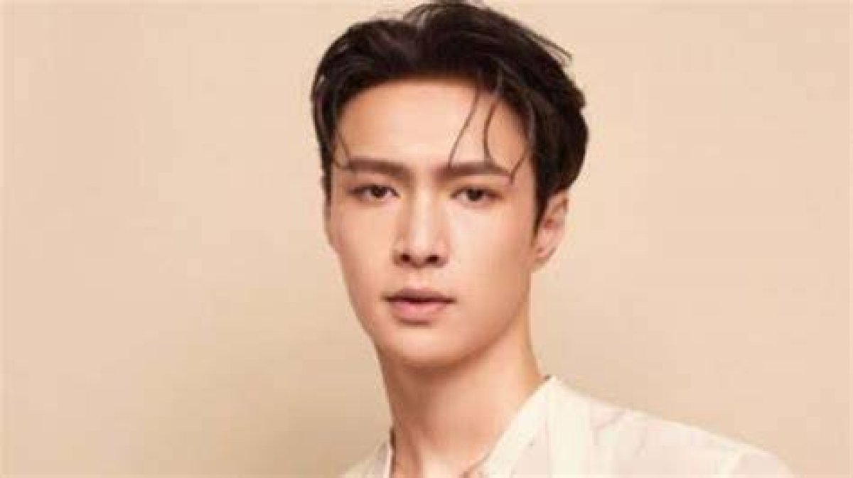 Exo’s Lay Zhang Spotted at Hotel with Hidden Love Actress Zhao Lusi Sparking Dating Rumours; Agency Responds to Reports