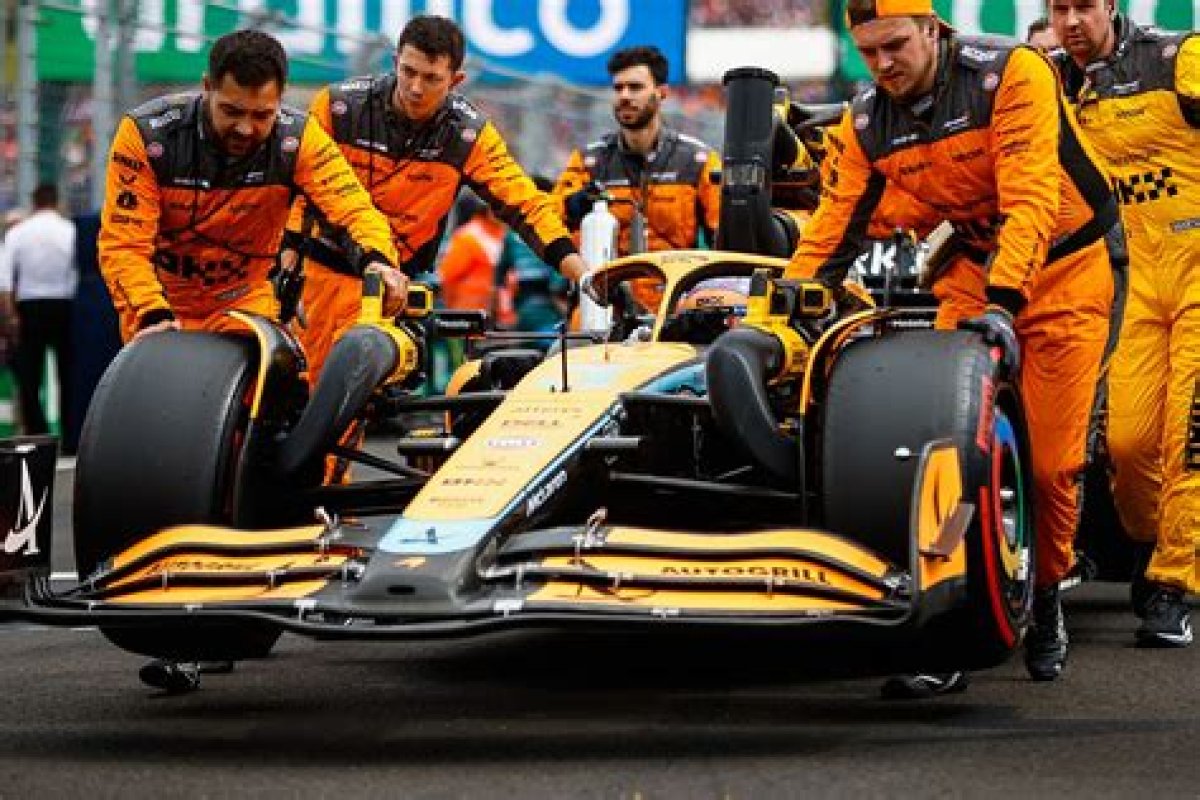 F1: Mclaren Investigate Employee's Offensive Tweets to Lewis Hamilton | F1