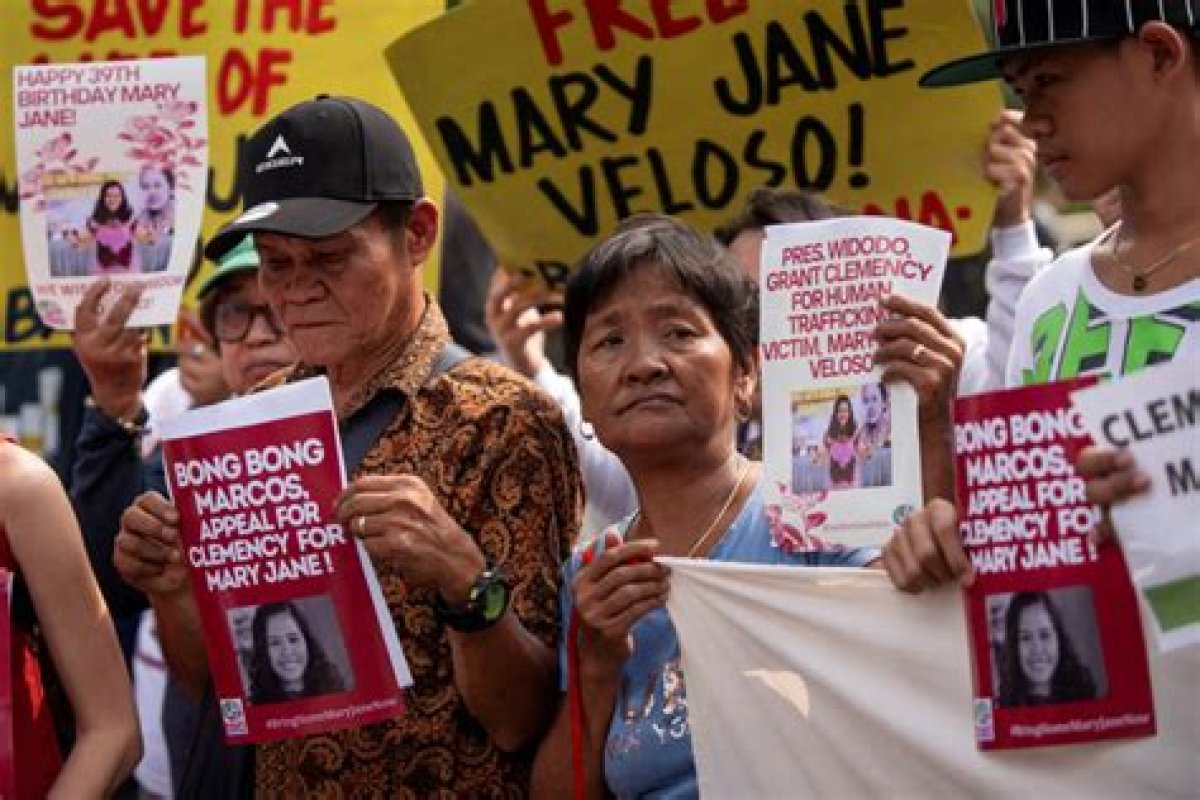 Filipino Drug Convict Mary Jane Veloso’s Family Begs Indonesia Leader to Grant Her ‘Gift of Freedom’
