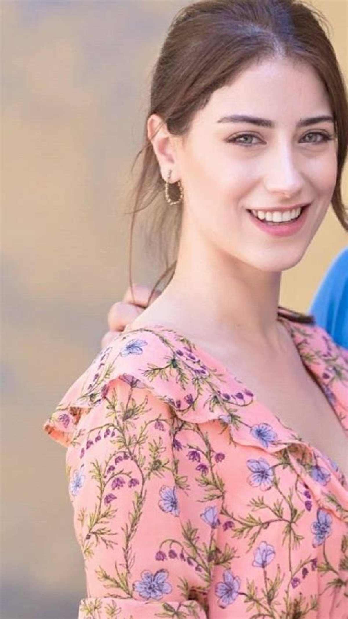Hazal Kaya Biography, Height in Feet, Husband Name, Age & More