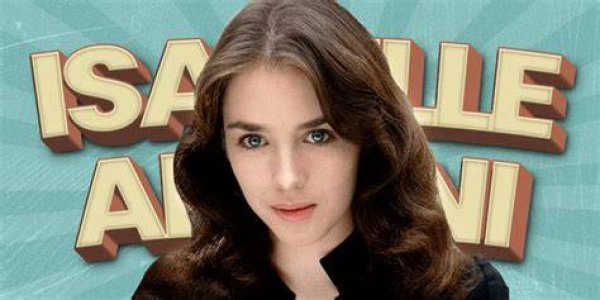 Her Age, Parents, Family, Career and Salary as an Actress