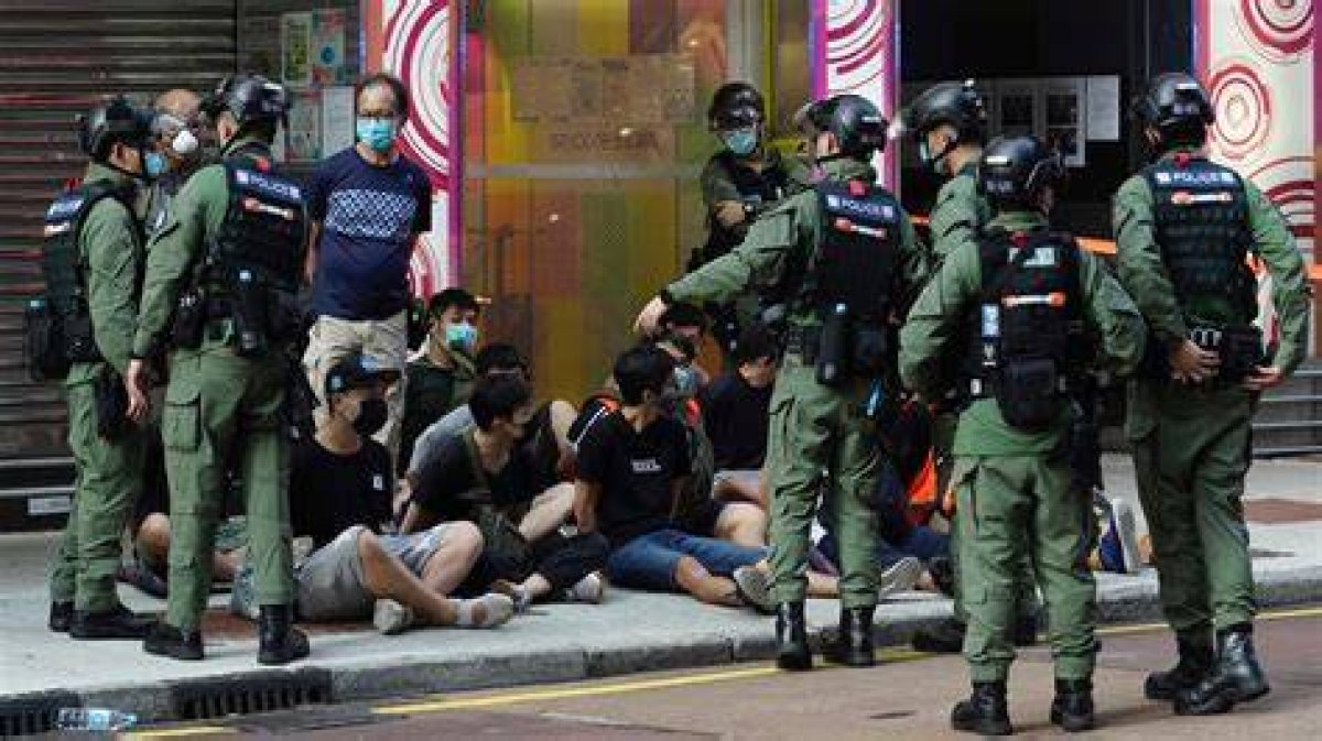 Hong Kong Police Arrest Woman, 52, on Suspicion of Killing Husband with Mattress, Bed Slats
