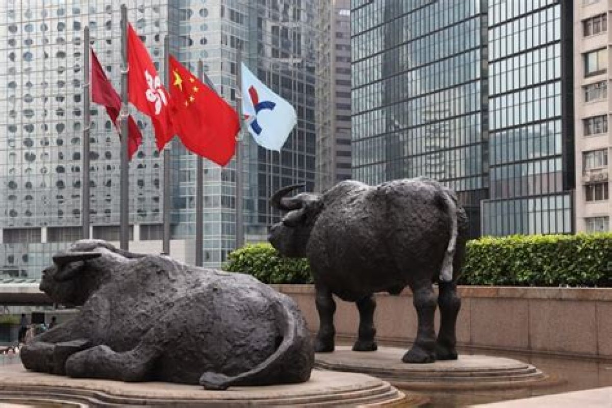 Hong Kong Stocks May Reverse Losing Streak in 2024 on Likely Fed Rate Cut, China Policy Support: Hsbc Jintrust