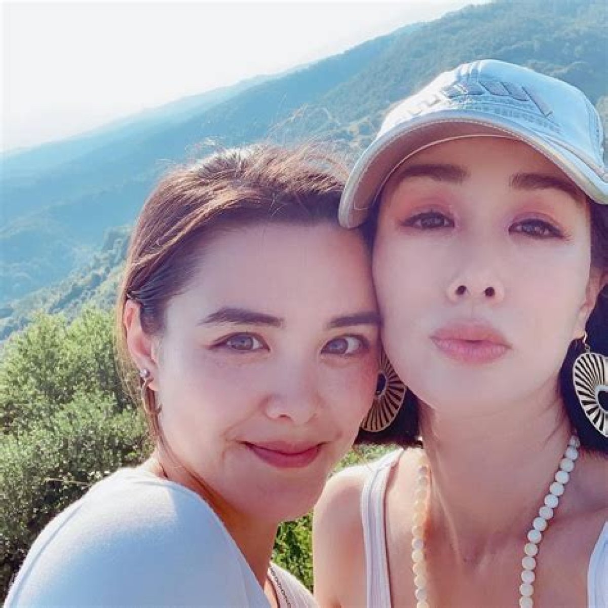 How Christy Chung and Yasmine Ross Became an ‘It’ Style Duo: the Mother-Daughter Pair Have Both Landed Beauty Pageant Titles, Don Fashionable Outfits … and Could Even Be Mistaken for Sisters