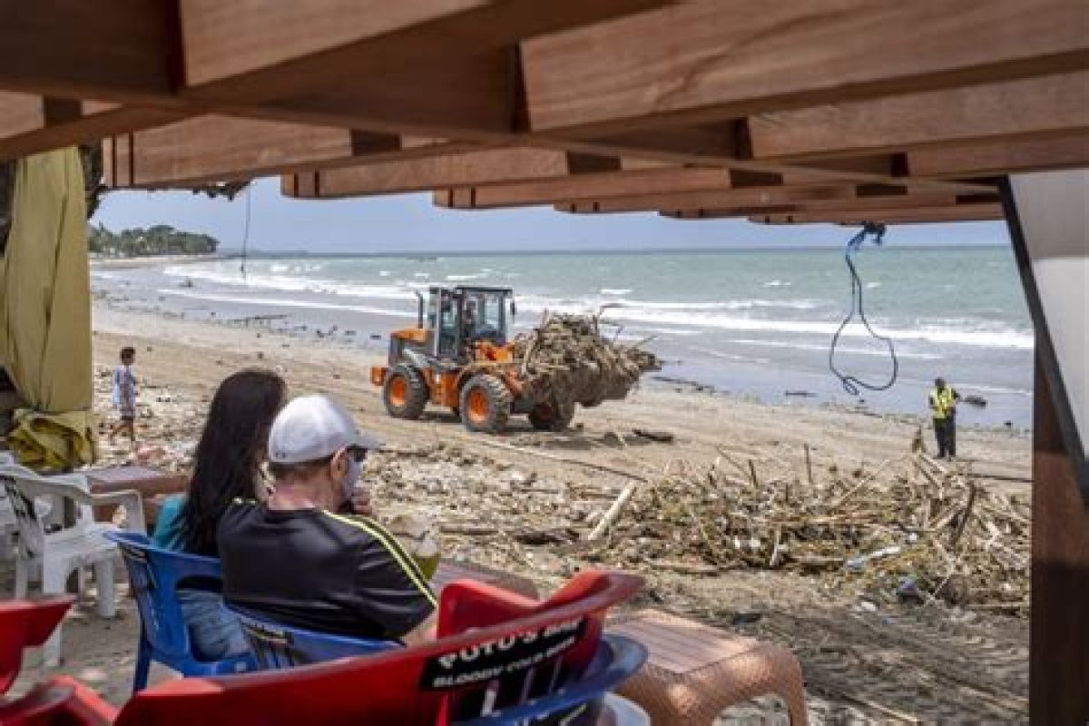 Indonesia’s Bali Searches for Uk Tiktokker over ‘Negative’ Videos of Island’s Traffic, Rubbish-Strewn Beach