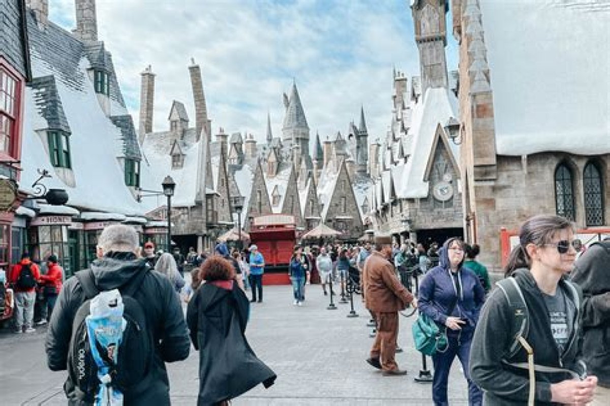 Is Hogsmeade or Diagon Alley Better at Universal?