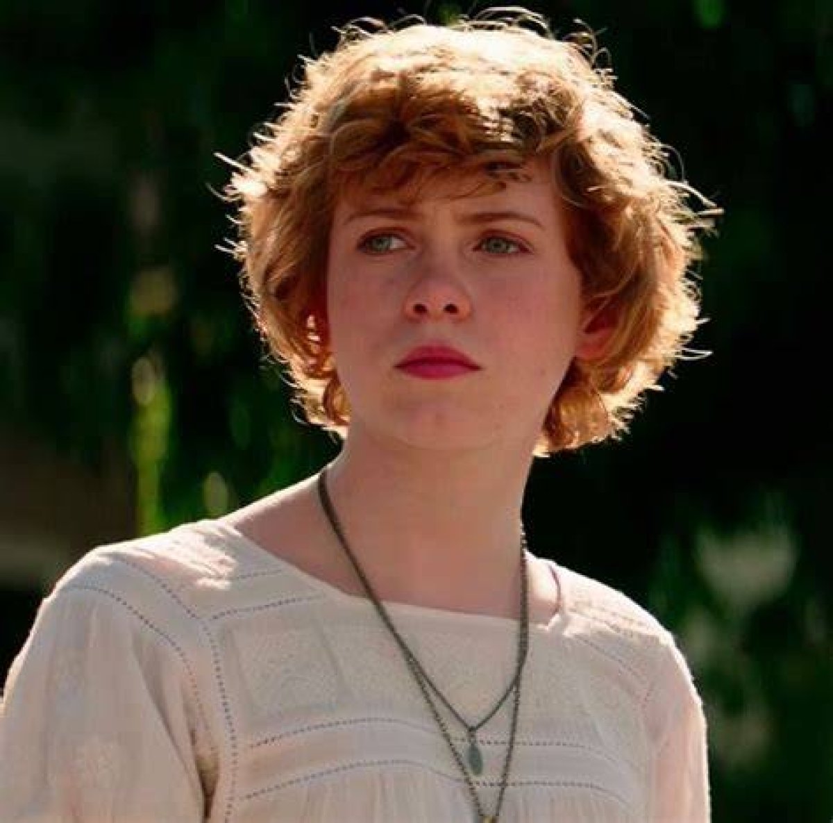 Is Sophia Lillis Gay? Look at Her Sexuality and Dating Life