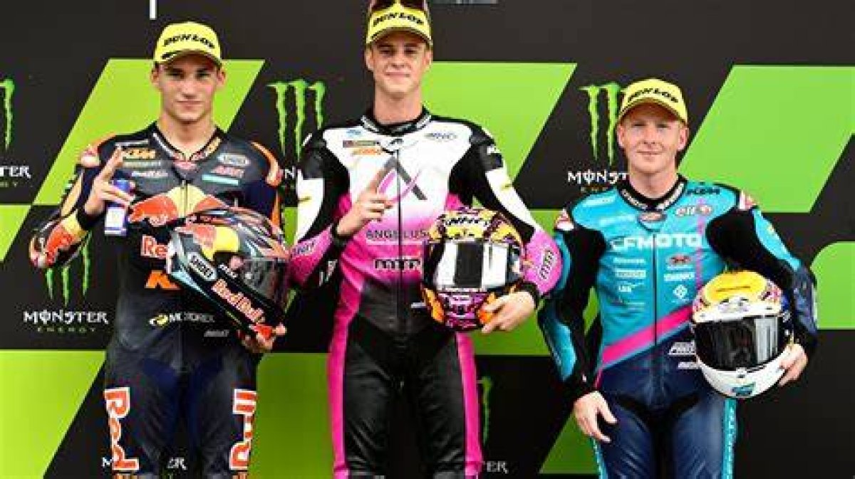Ivan Ortola, Joel Kelso Disqualified from Catalunya Results for Oil Infringement | Moto3