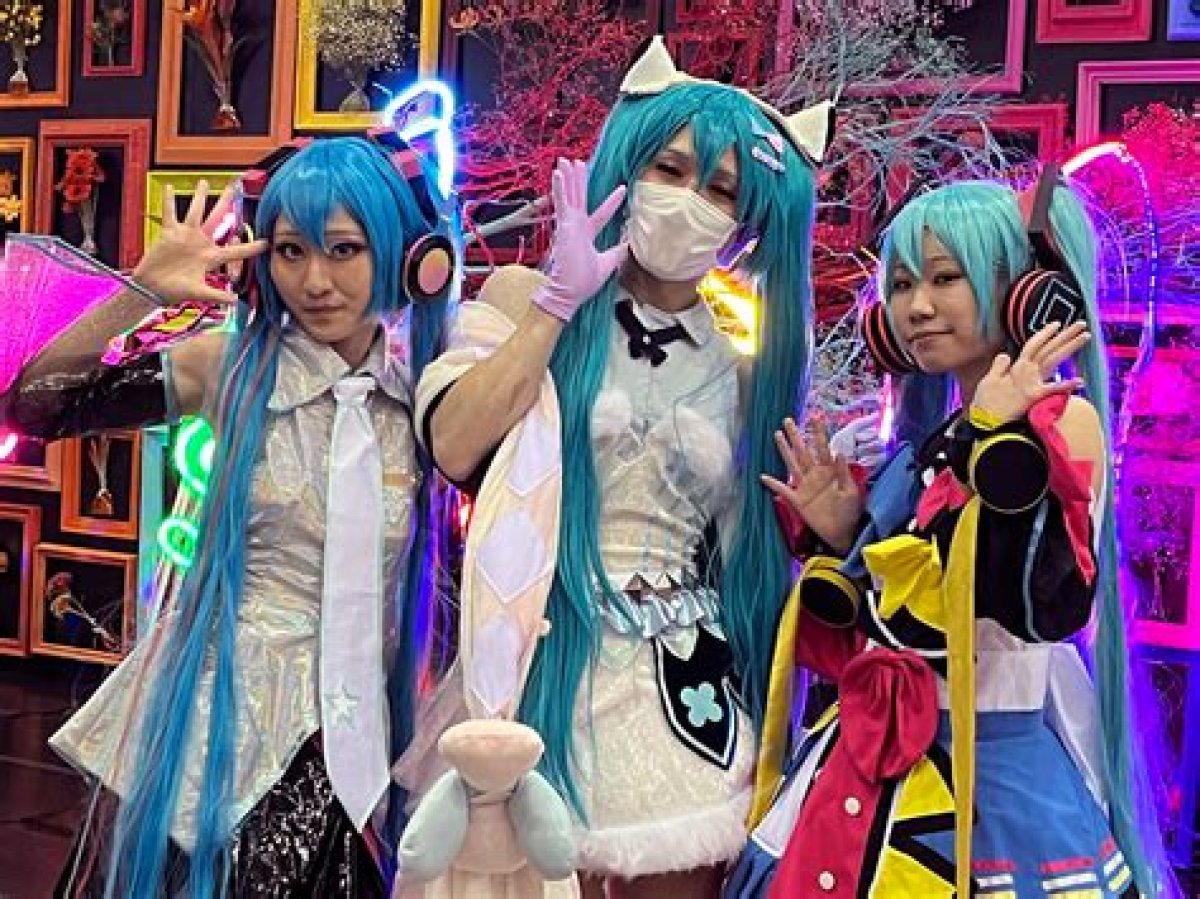Japan’s Famous Virtual Singer Hatsune Miku Turns 16, Thousands of Fans Celebrate