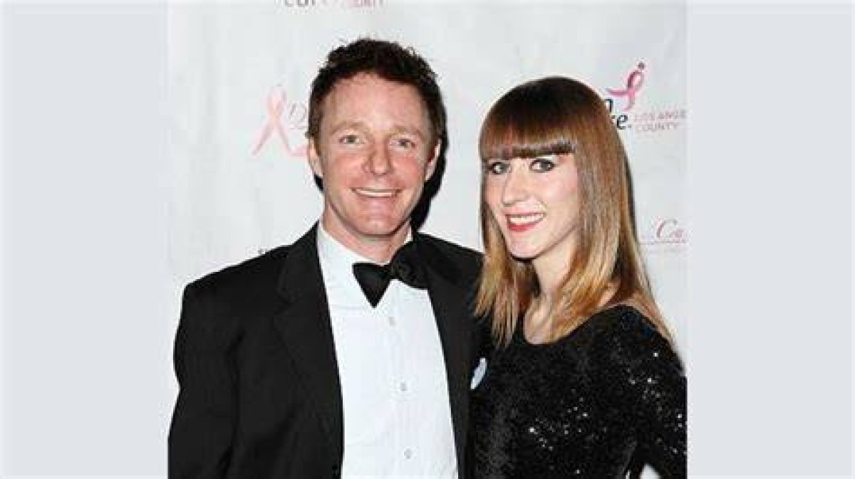 Jennifer Abbott Astin, Mackenzie Astin's Wife
