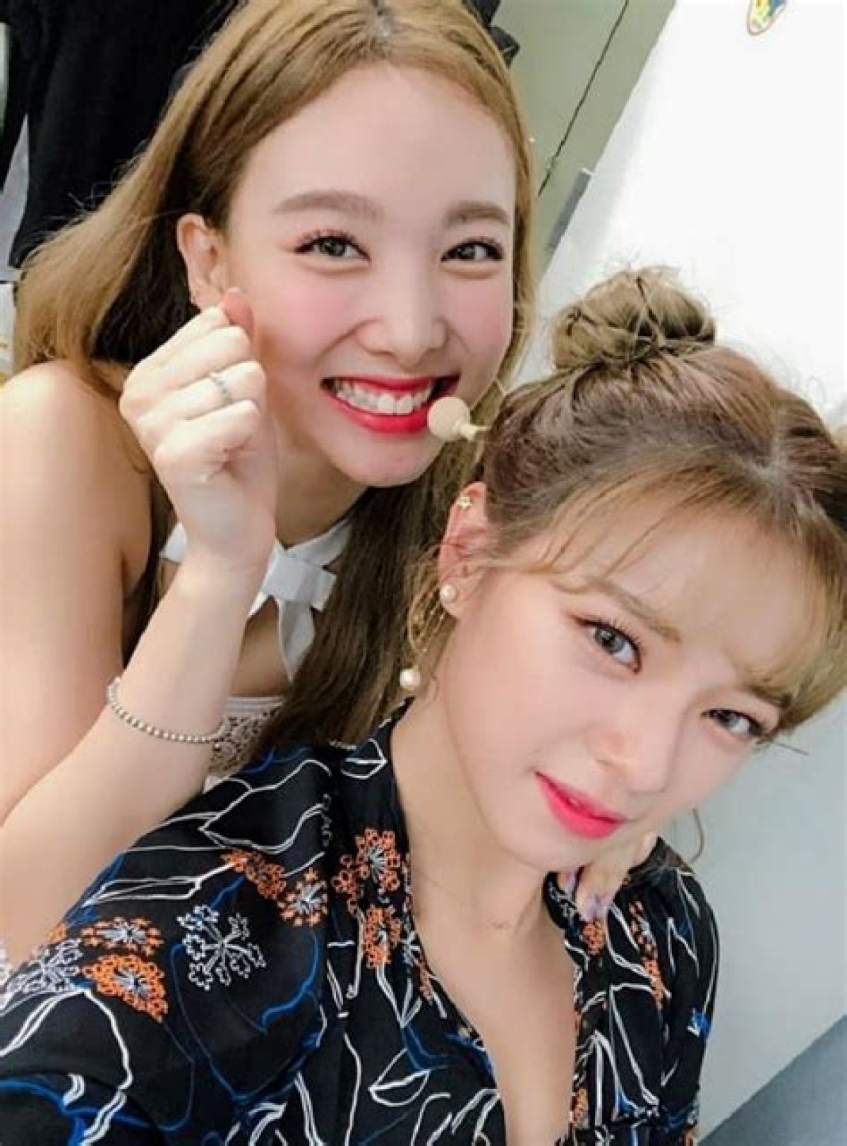 Jeongyeon to Go Solo After Nayeon and Jihyo? Twice Hints at Christmas Project with Cryptic Message